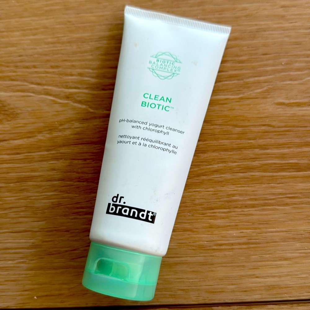 New sealed Dr. Brandt Clean Biotic pH Balanced Yogurt Cleanser-3.5 fl oz
